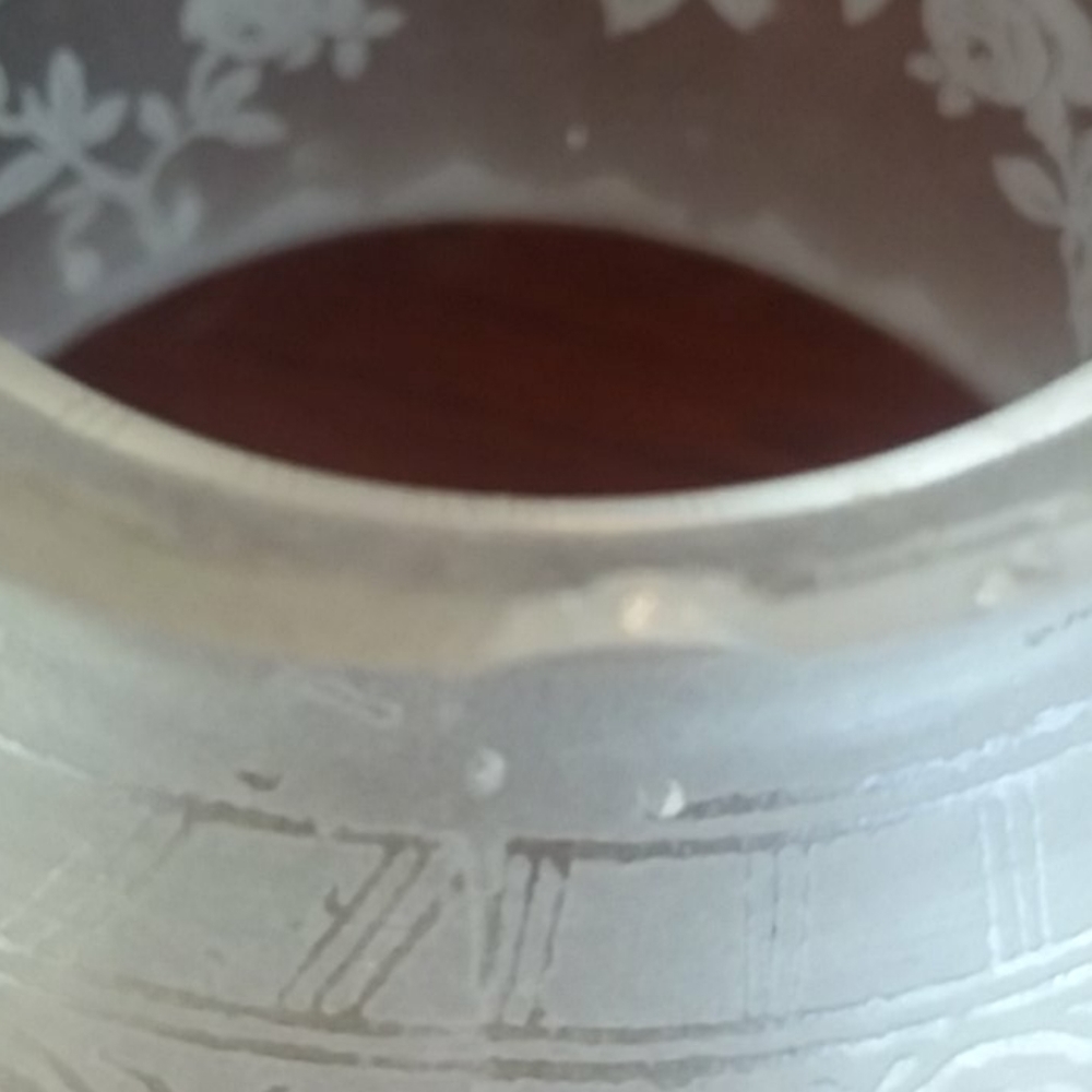 Pair of antique scalloped etched scones - Picture 6 of 6